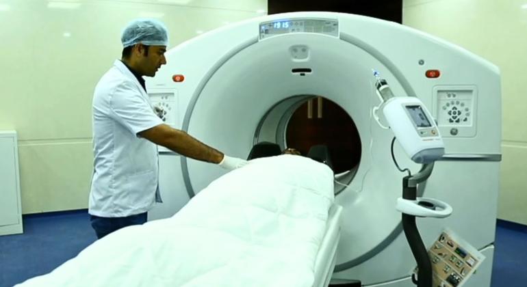 Los escáneres de resonancia magnética ligeros y eficientes energéticamente de Arjun ya se están utilizando en hospitales oncológicos de Bombay y Assam, lo que hace que los diagnósticos avanzados sean más accesibles y asequibles para millones de indios.